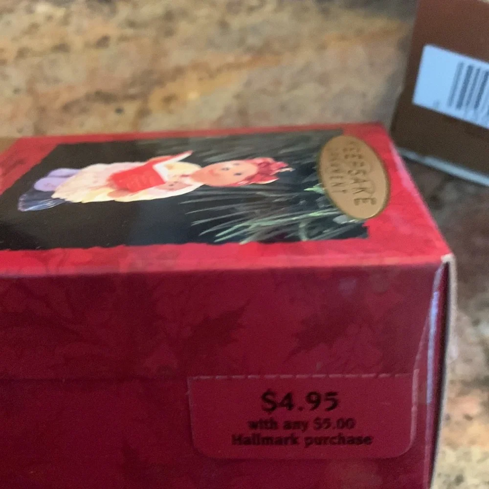 Vtg NIB 1993 Hallmark “The Bearingers of Victoria Circle” Ornaments (Set of 5) - Picture 6 of 9